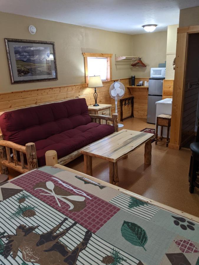 9 Bar W Cabins Вест-Йеллоустоун Екстер'єр фото
