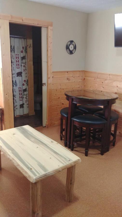 9 Bar W Cabins Вест-Йеллоустоун Екстер'єр фото