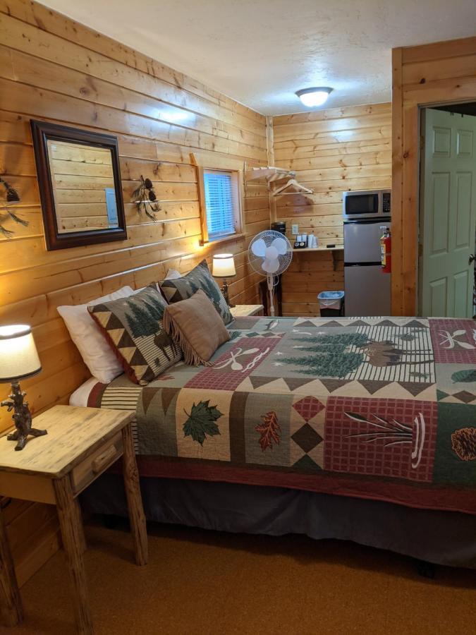 9 Bar W Cabins Вест-Йеллоустоун Екстер'єр фото