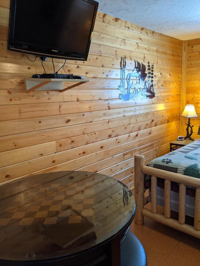 9 Bar W Cabins Вест-Йеллоустоун Екстер'єр фото