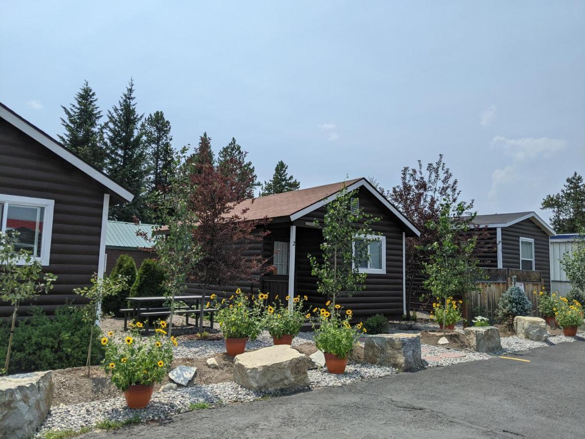 9 Bar W Cabins Вест-Йеллоустоун Екстер'єр фото